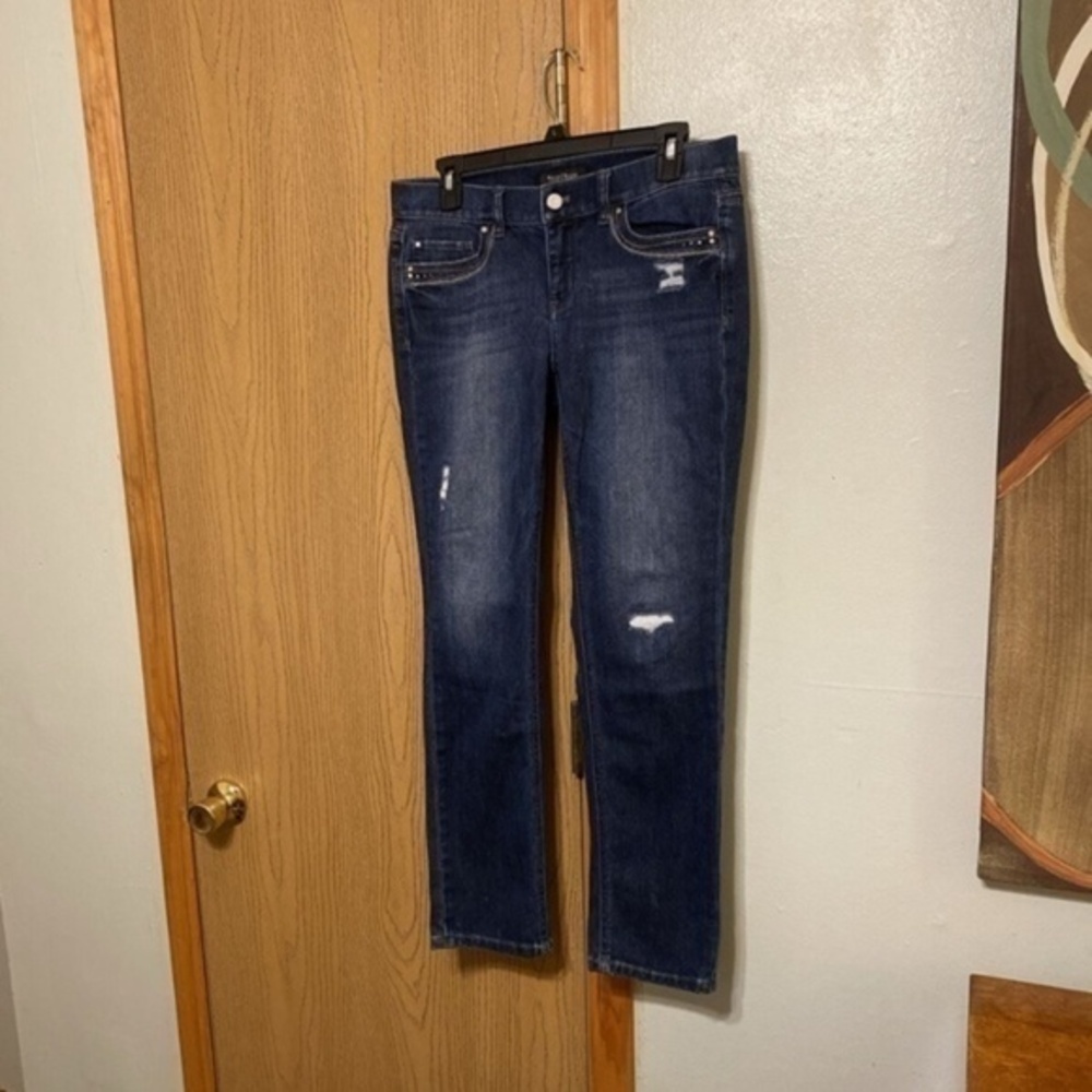 White House Black Market Size 6R Dark Wash Low-Rise Slim Ankle Distressed Jeans
